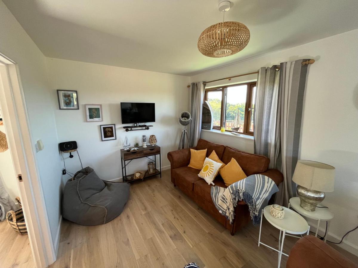 Oak Valley Lodges & Camping Pett Εξωτερικό φωτογραφία
